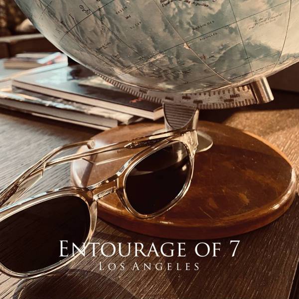 Entourage of 7 Beacon