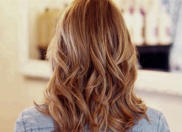 Réaliser un balayage naturel dans un salon de coiffure au Havre 76