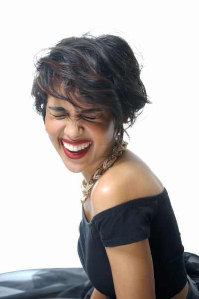 Faire une coupe de cheveux courte pour femme dans un salon de coiffure à Octeville-sur-mer 76