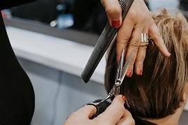 Rue des Ateliers Côté Coiffure – Une équipe formée à votre service